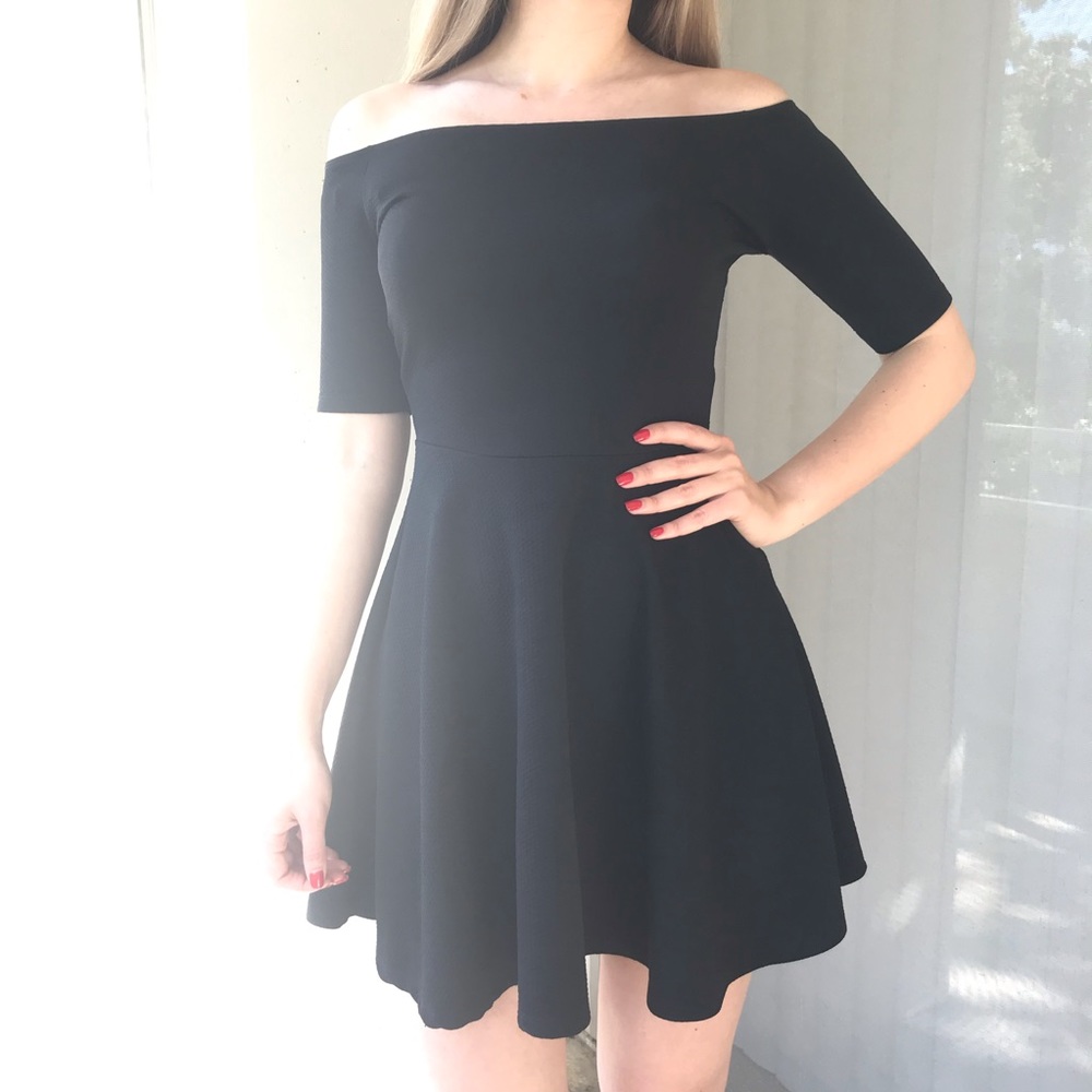 A little black dress - Picture 3 of 6